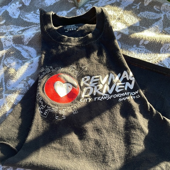 Men’s C/Port and company muscle t-shirt. Revival Driven print in front - Picture 6 of 6